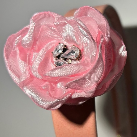 Lucille Francis Rose Handmade Hair Flower on Alligator Clip - Picture 6 of 7